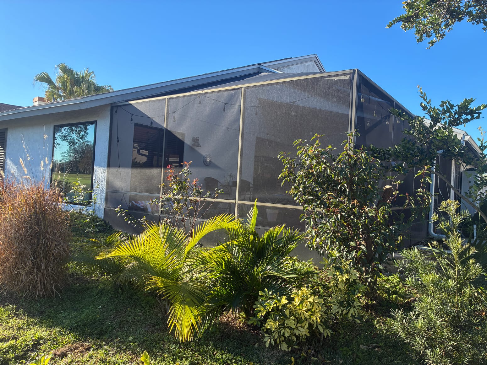Exterior screened patio