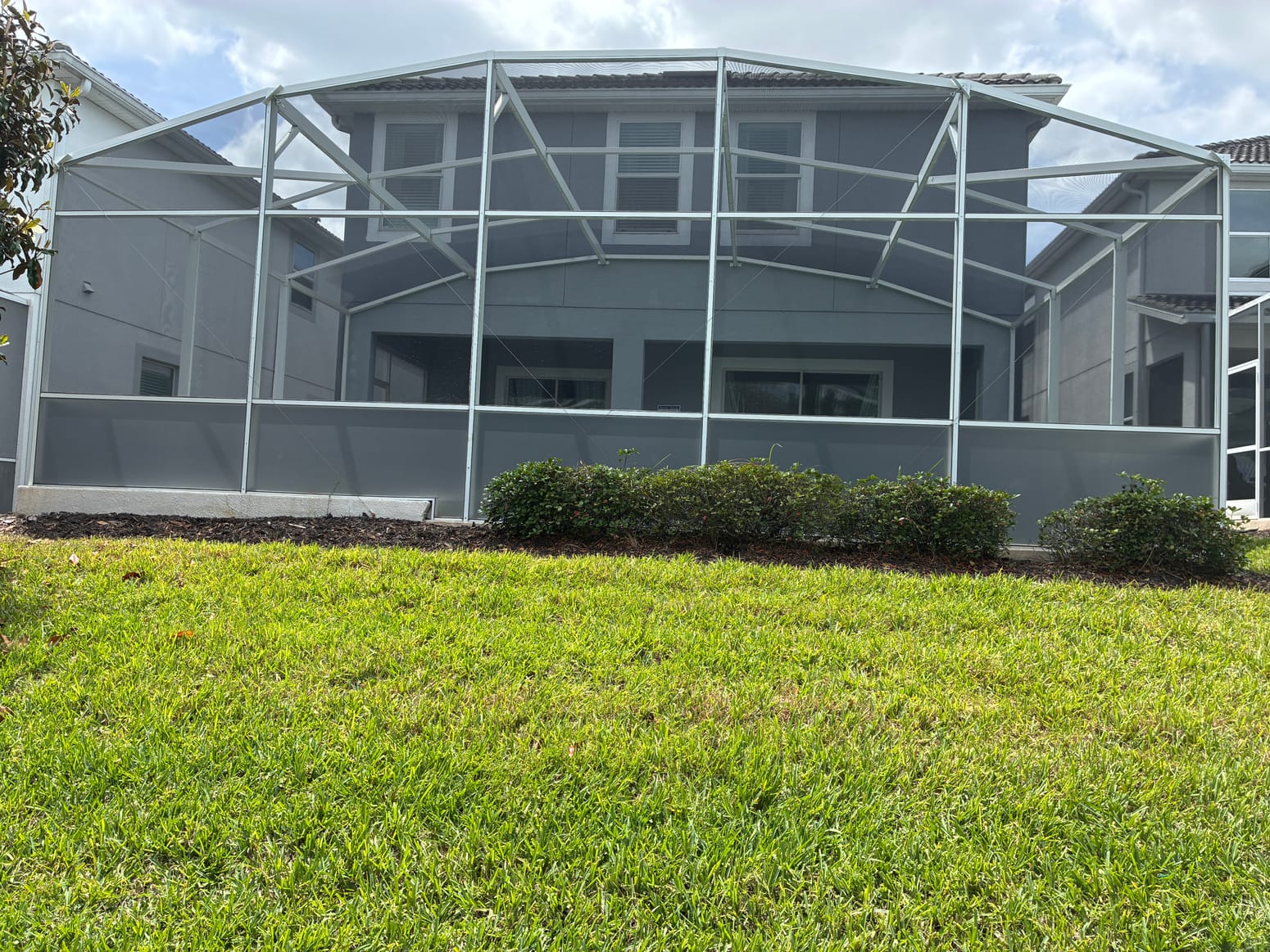 Screened terrace and swimming pool