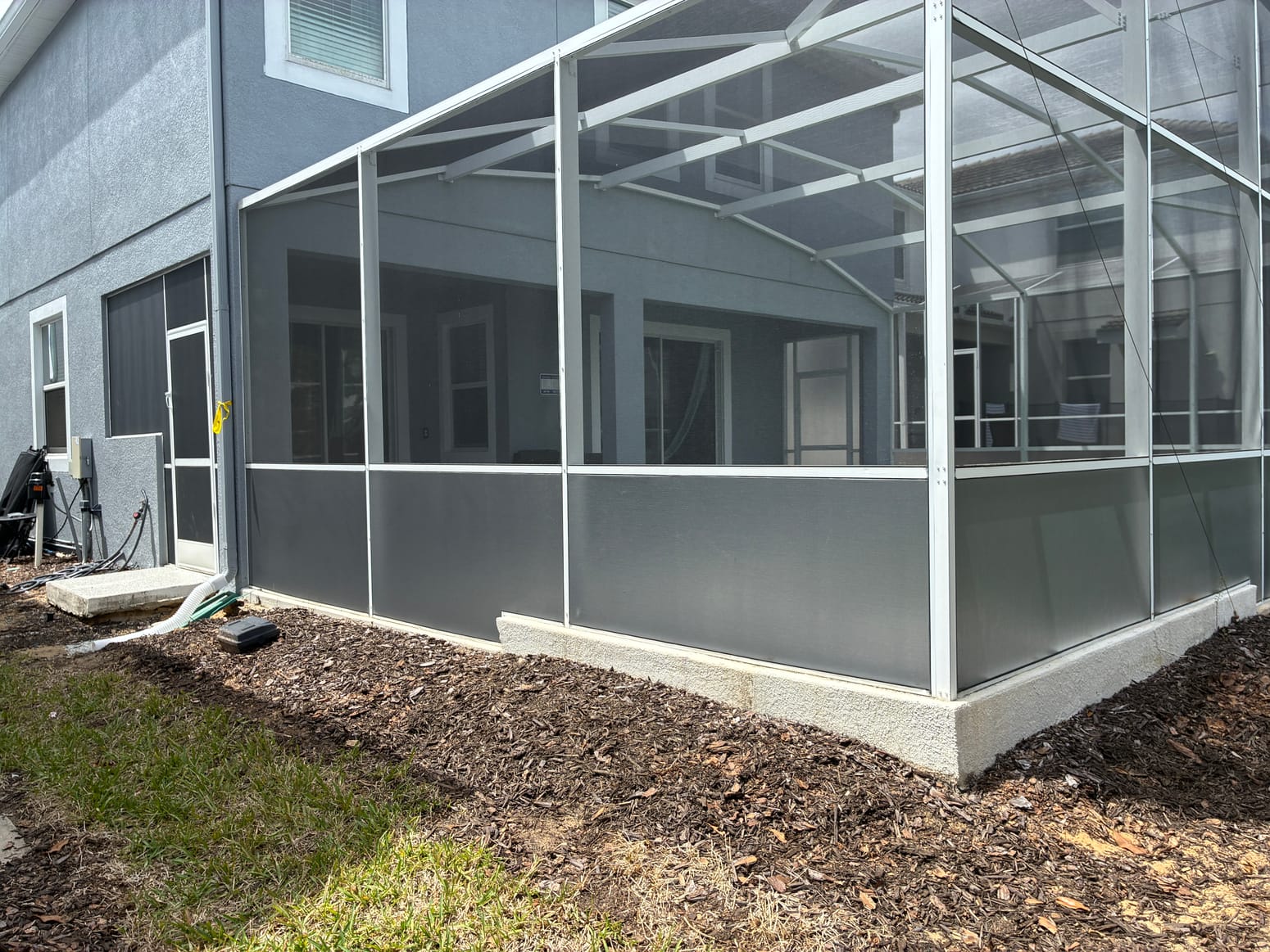 Residential screened pool enclosure and aluminum screen framework